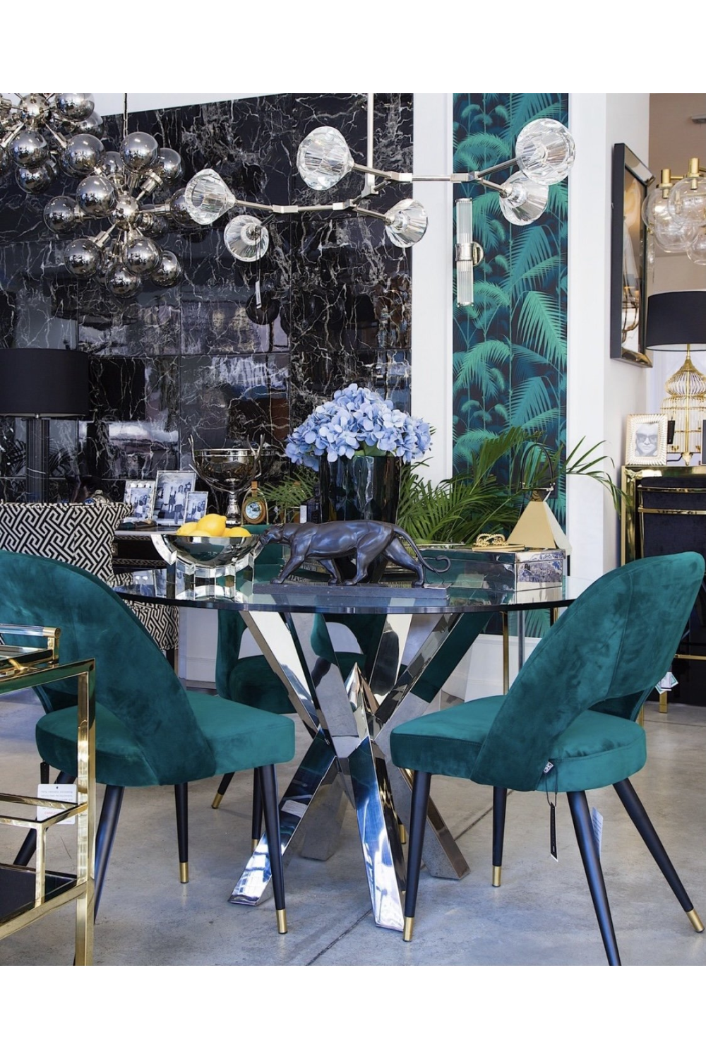 Silver Dining Table Triumph | Eichholtz Miami