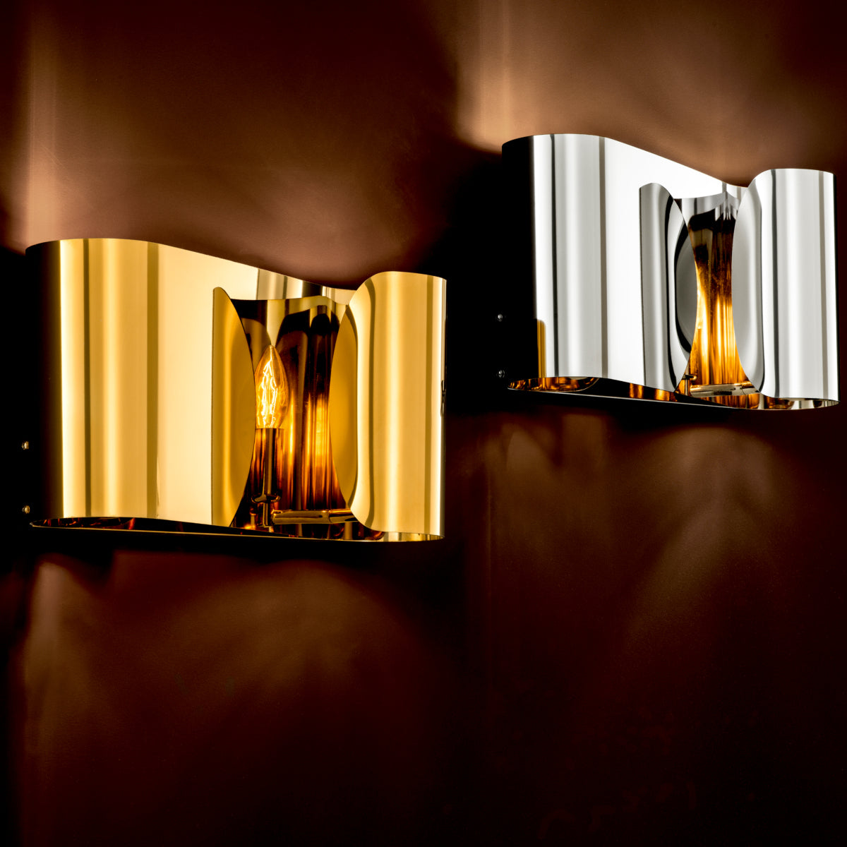 Gold Sculptural Wall Lamp Crawley | Eichholtz Miami