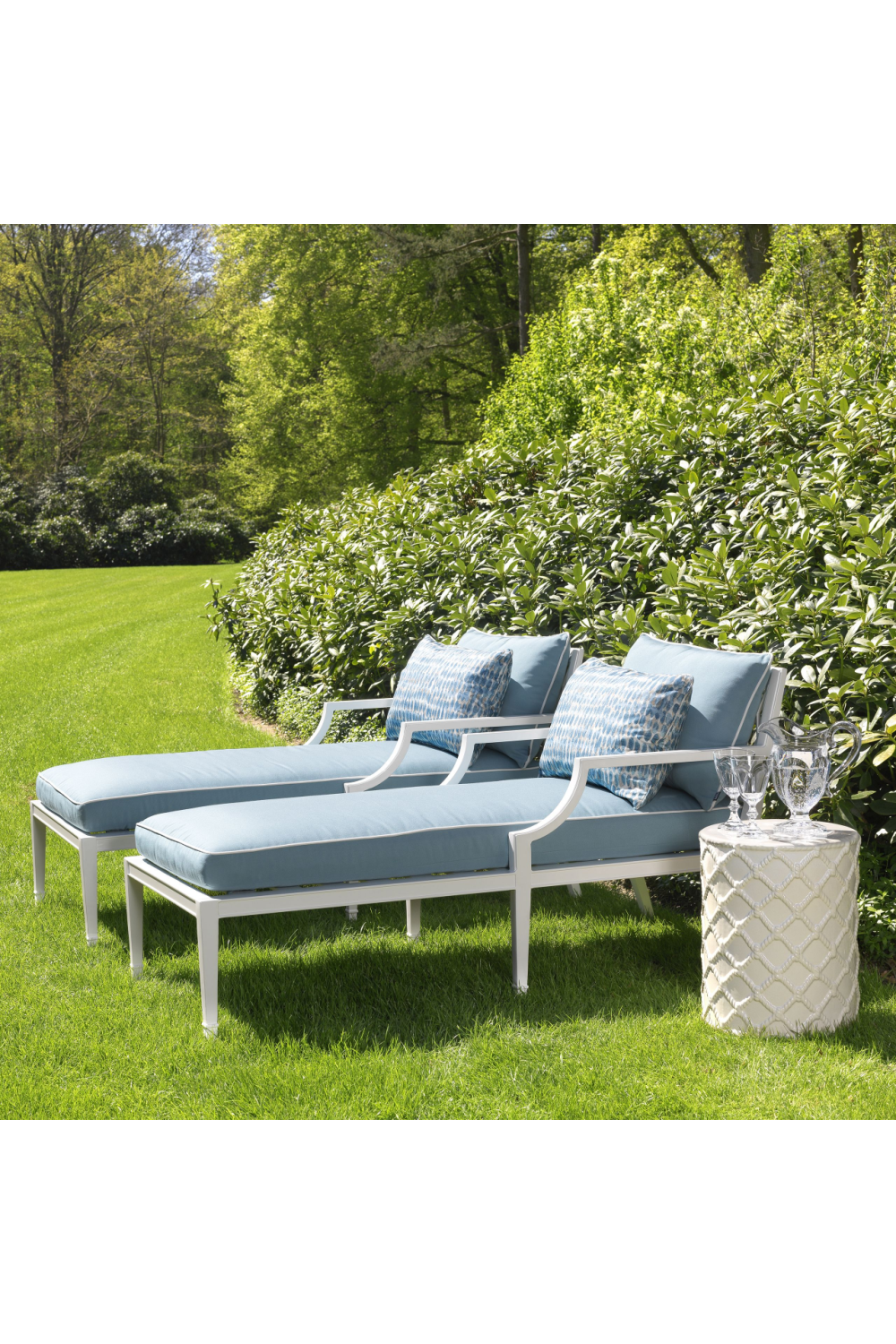 Outdoor Chaise Lounge Chair | Eichholtz Bella Vista | Eichholtzmiami.com