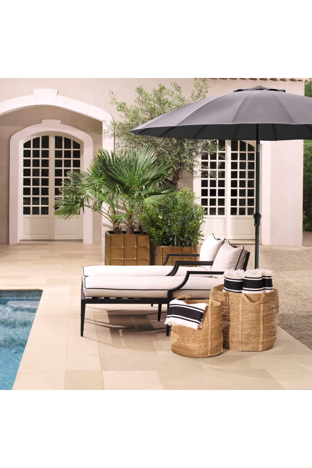 Outdoor Chaise Lounge Chair | Eichholtz Bella Vista | Eichholtzmiami.com