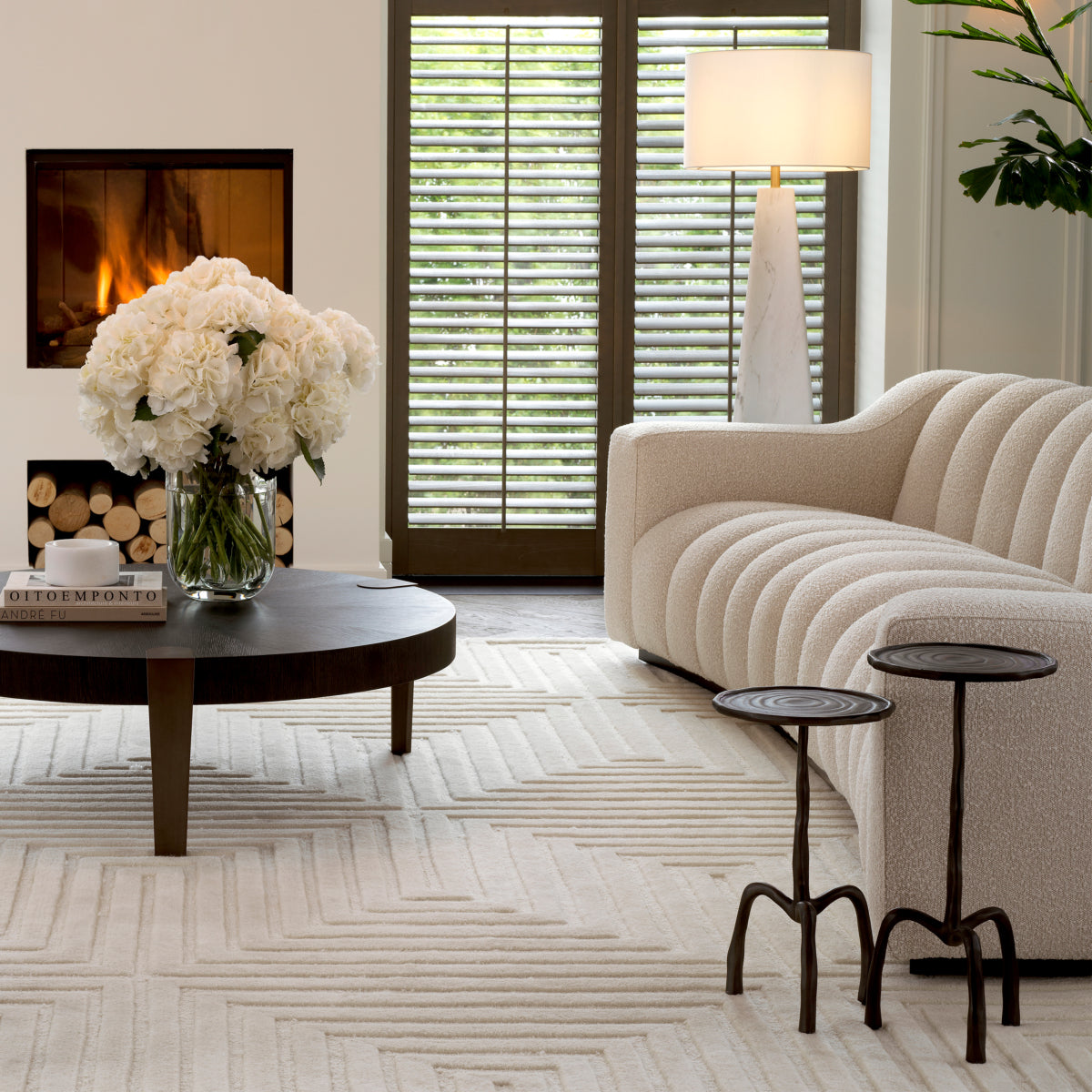 Round Bronze Side Table Kubu | Eichholtz Miami