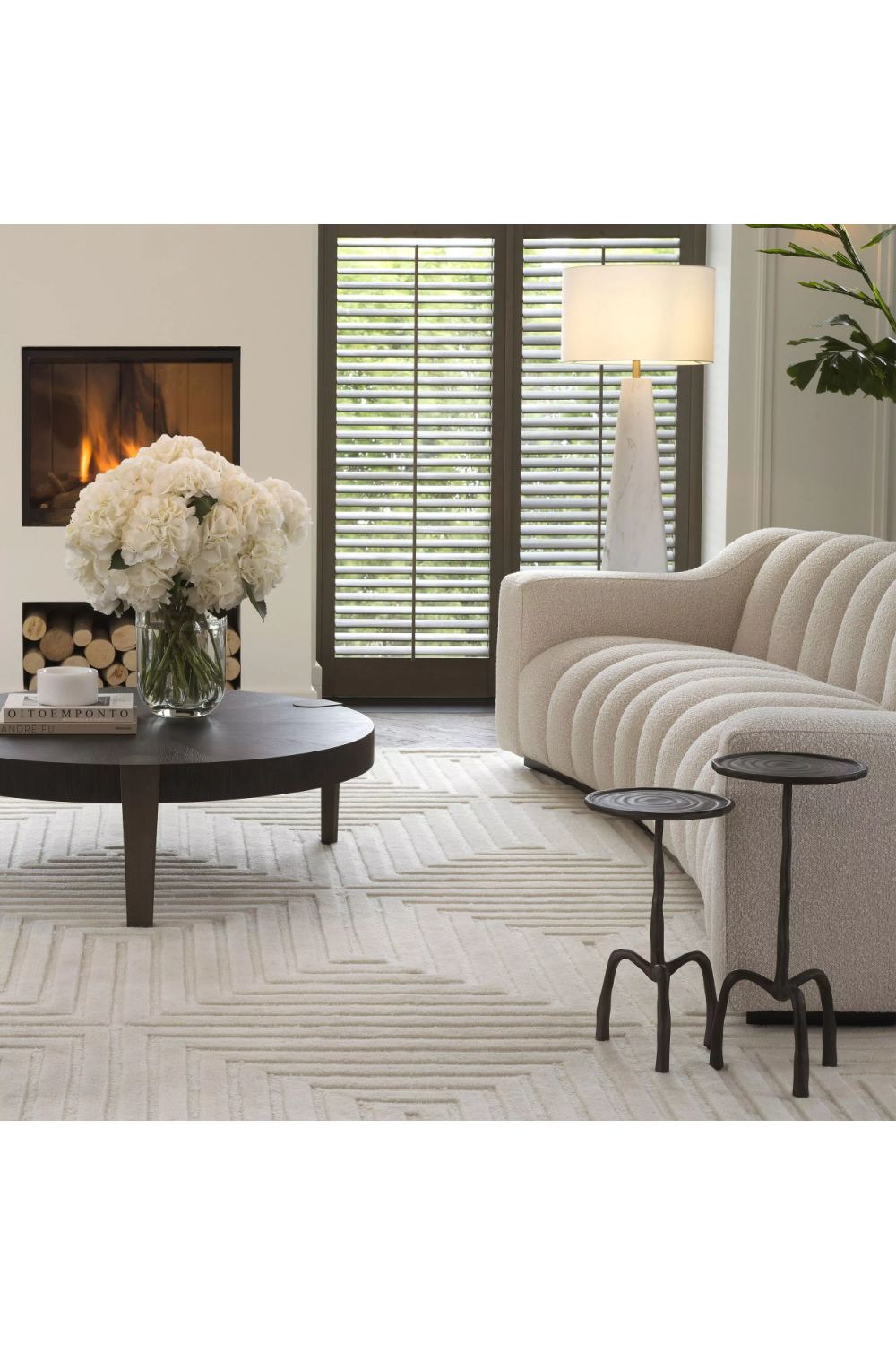 Round Bronze Side Table Kubu | Eichholtz Miami