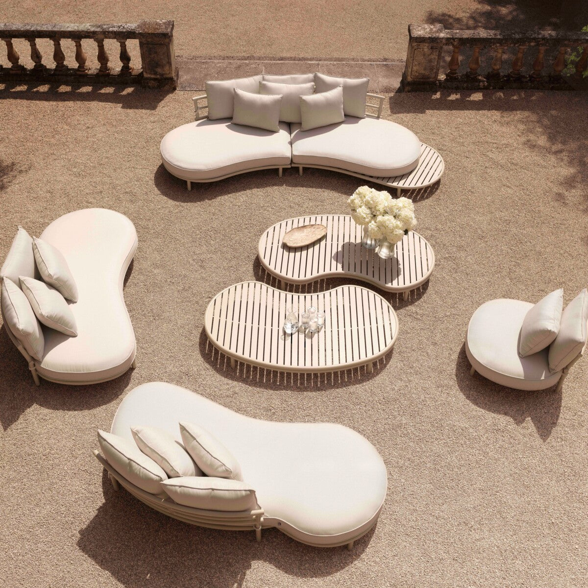 Round Outdoor Chair Laguno | Eichholtz Miami