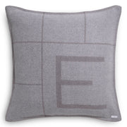 Cojín de lana con dobladillo L Rhoda