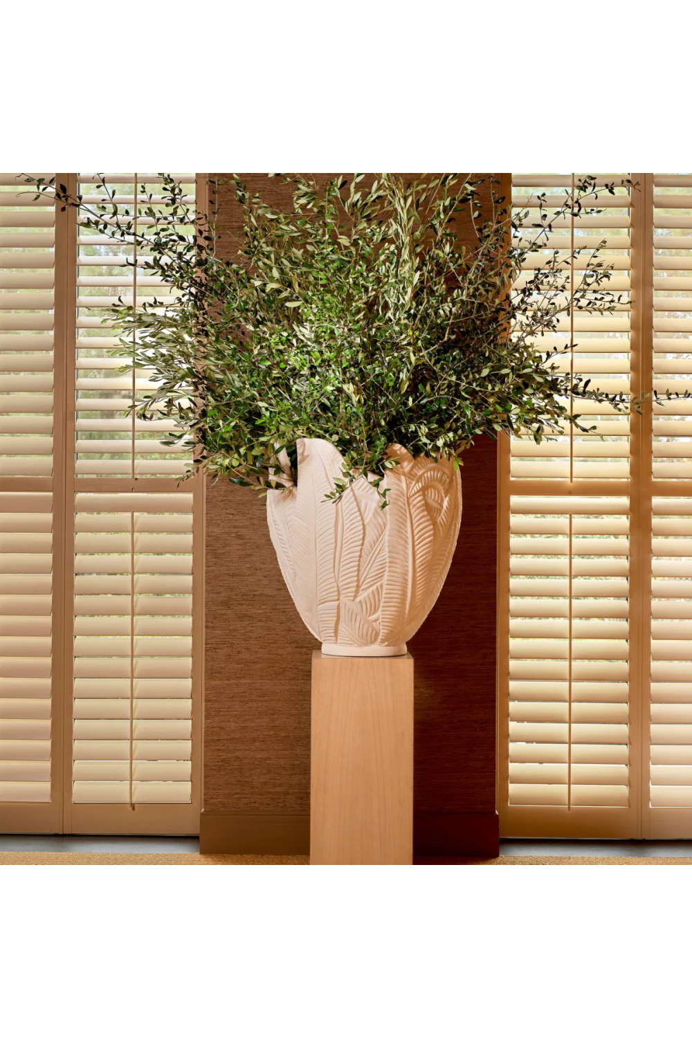 Outdoor Cream Leaf Planter Zanzibar | Eichholtz Miami