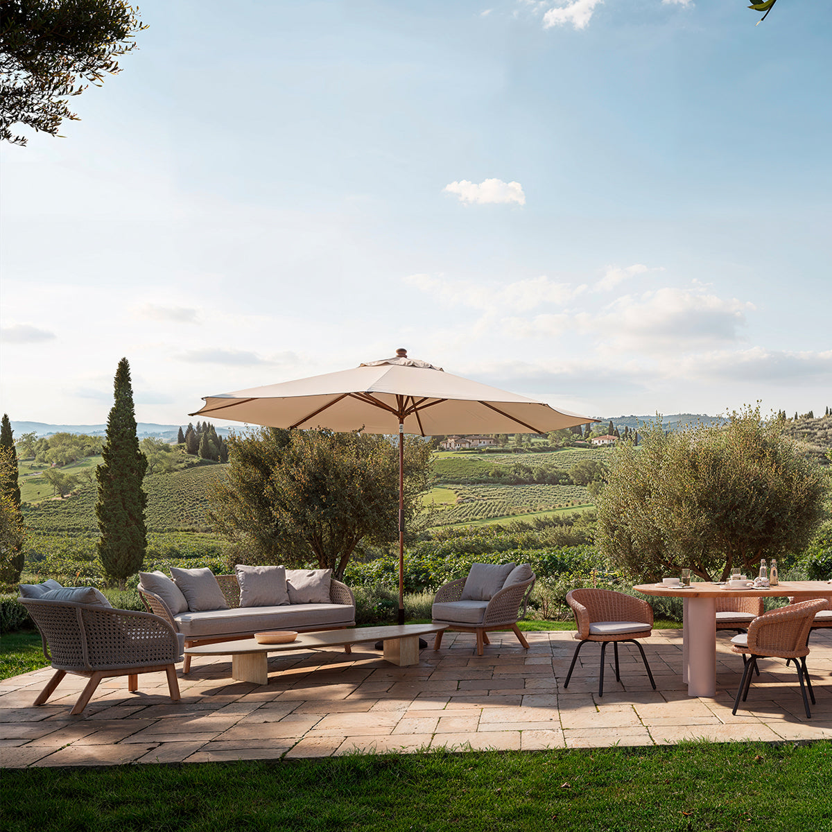 Oval Outdoor Coffee Table Aurore | Eichholtz Miami