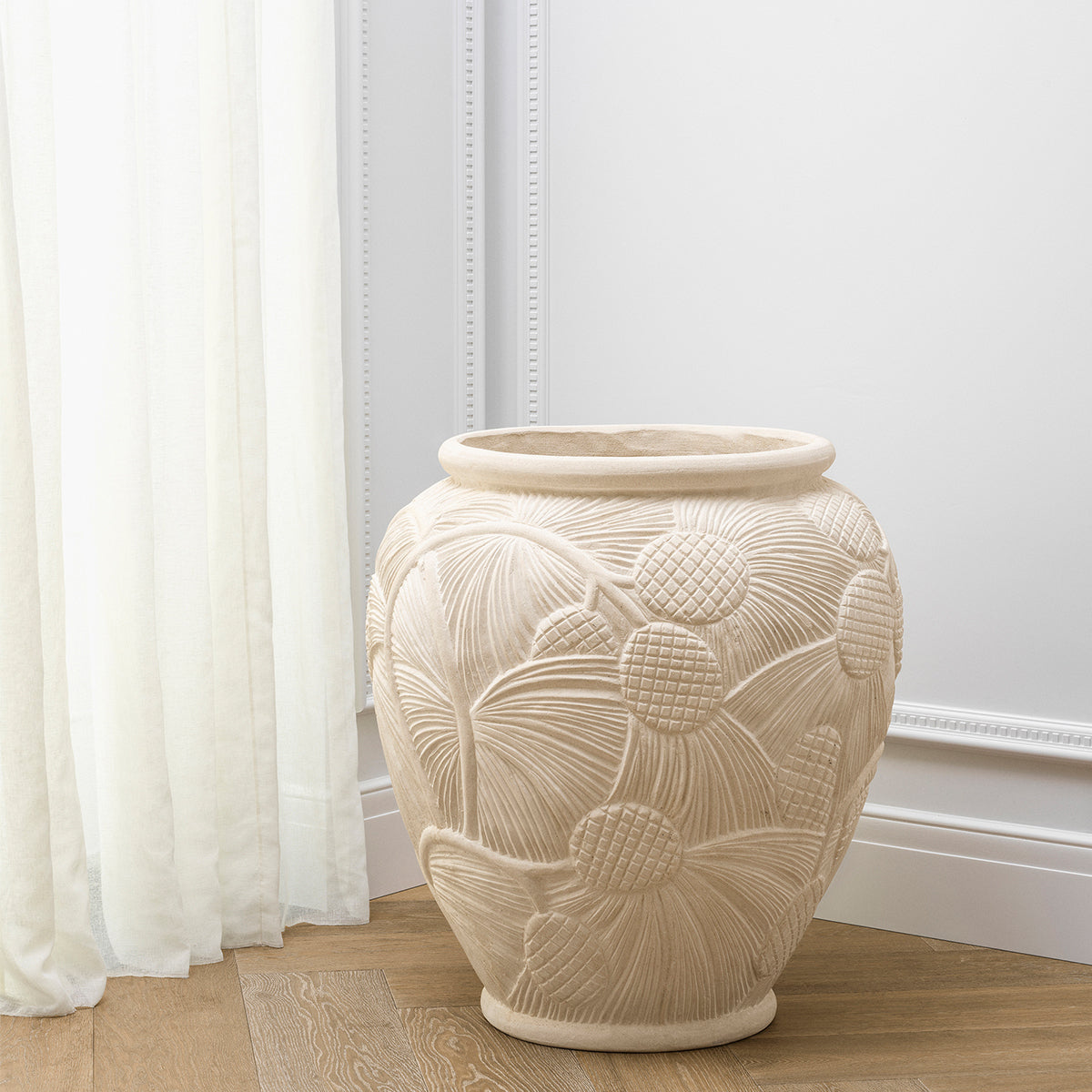 Cream Outdoor Planter Yasmine | Eichholtz Miami