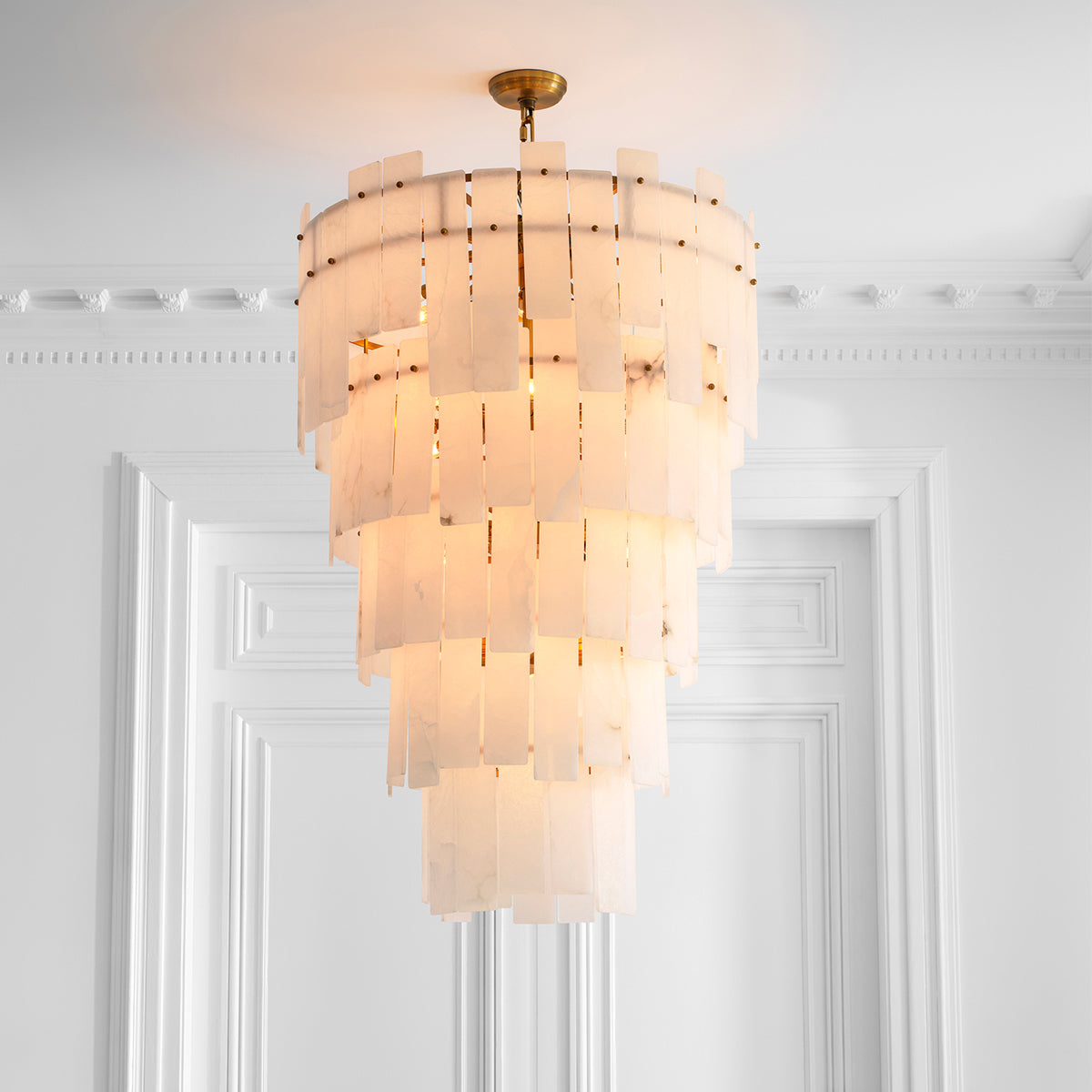 Alabaster Chandelier XL Greyson | Eichholtz Miami