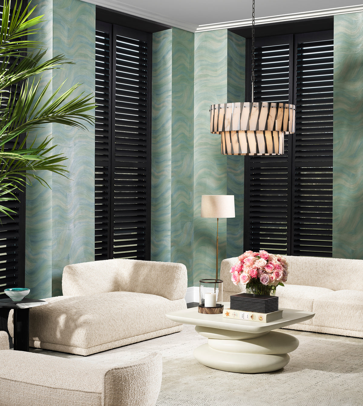 Tiered Alabaster Chandelier Rivington | Eichholtz Miami