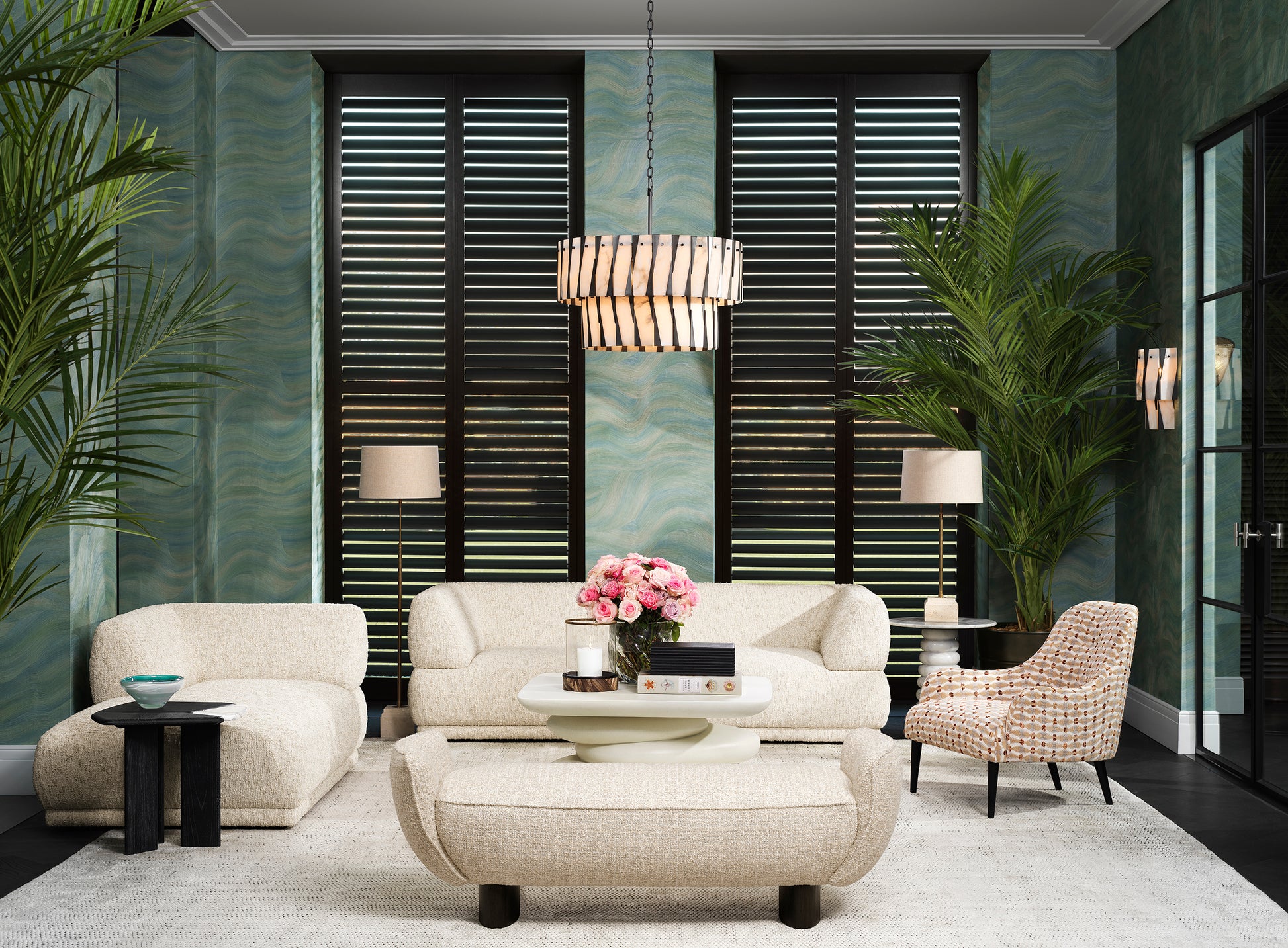 Tiered Alabaster Chandelier Rivington | Eichholtz Miami