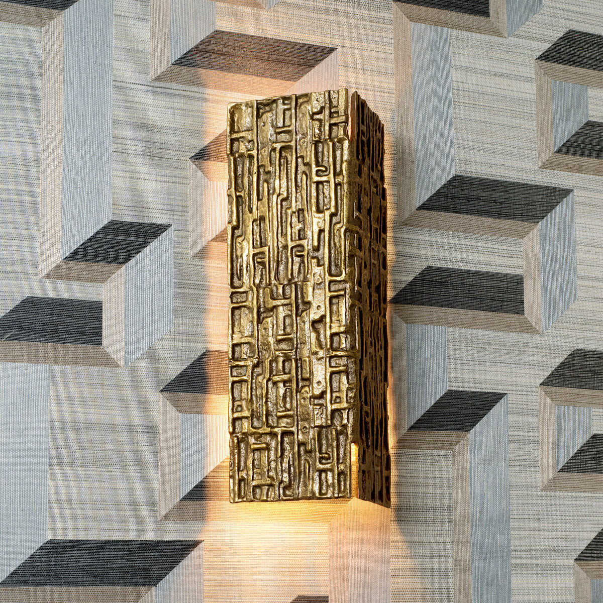 Vintage Brass Wall Lamp Esmond | Eichholtz Miami