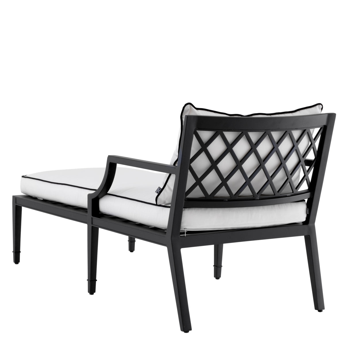 Outdoor Chaise Lounge Chair | Eichholtz Bella Vista | Eichholtzmiami.com