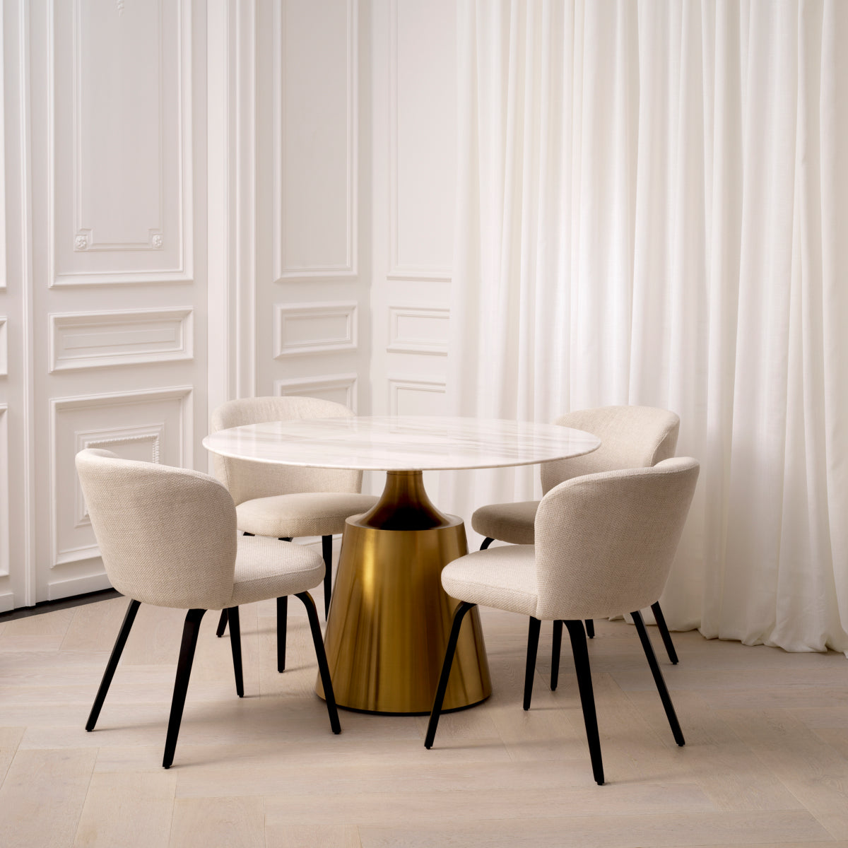 Round Pedestal Dining Table Nathan | Eichholtz Miami
