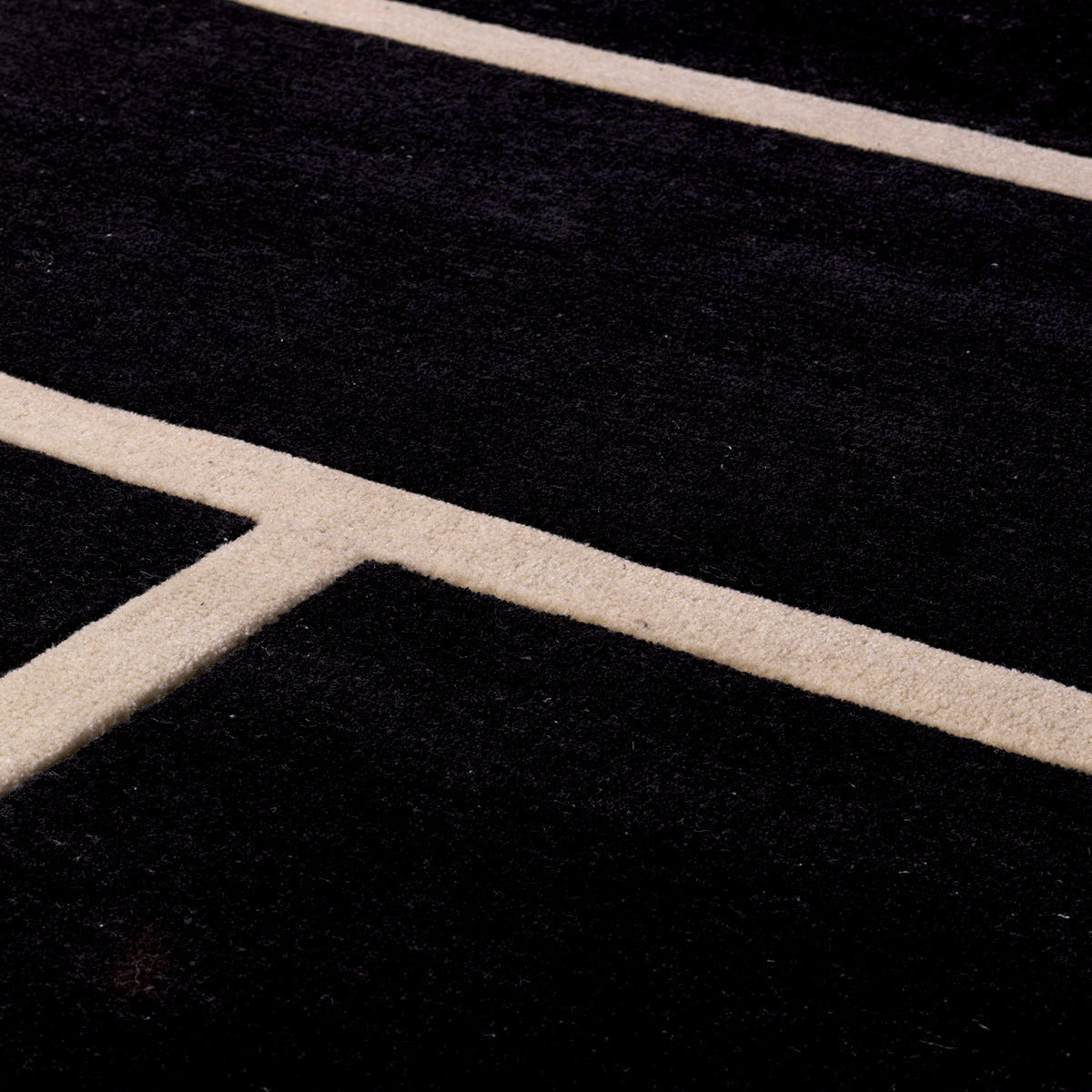 Hand-tufted Wool Carpet 10' x 13' Omar | Eichholtz Miami