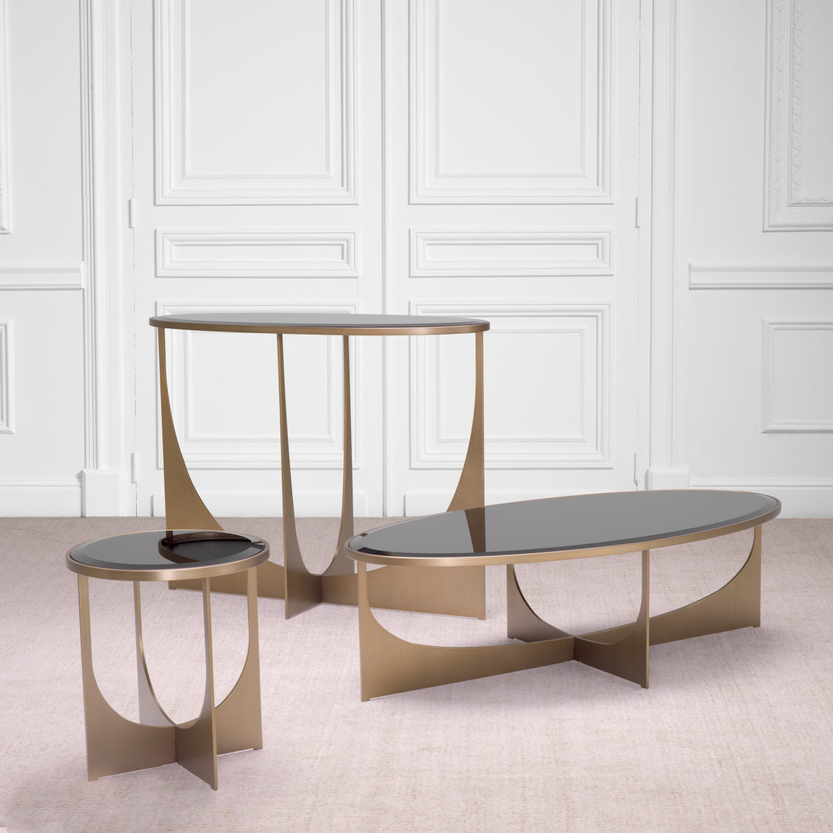 Oval Console Table Elegance | Eichholtz Miami