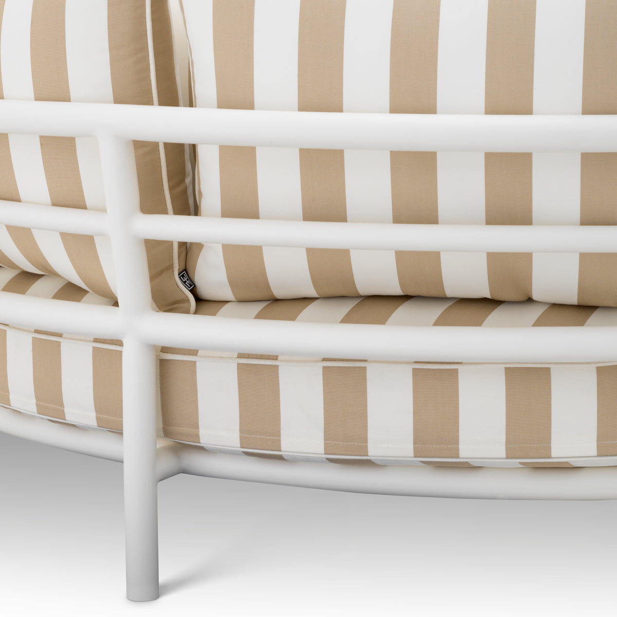 Matte White Outdoor Bed Laguno | Eichholtz Miami