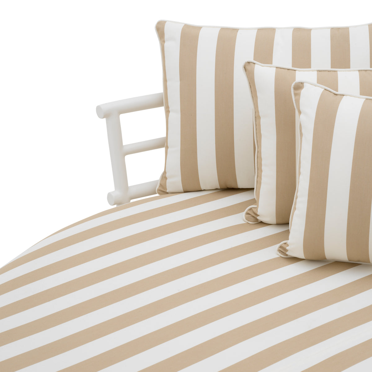 Matte White Outdoor Bed Laguno | Eichholtz Miami