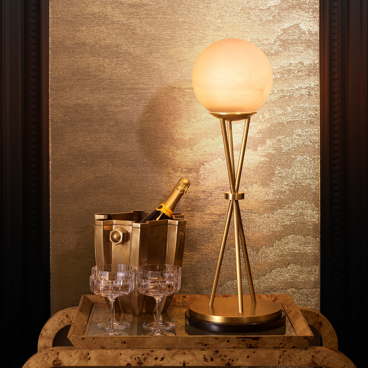 Gold Alabaster Table Lamp Izzy | Eichholtz Miami