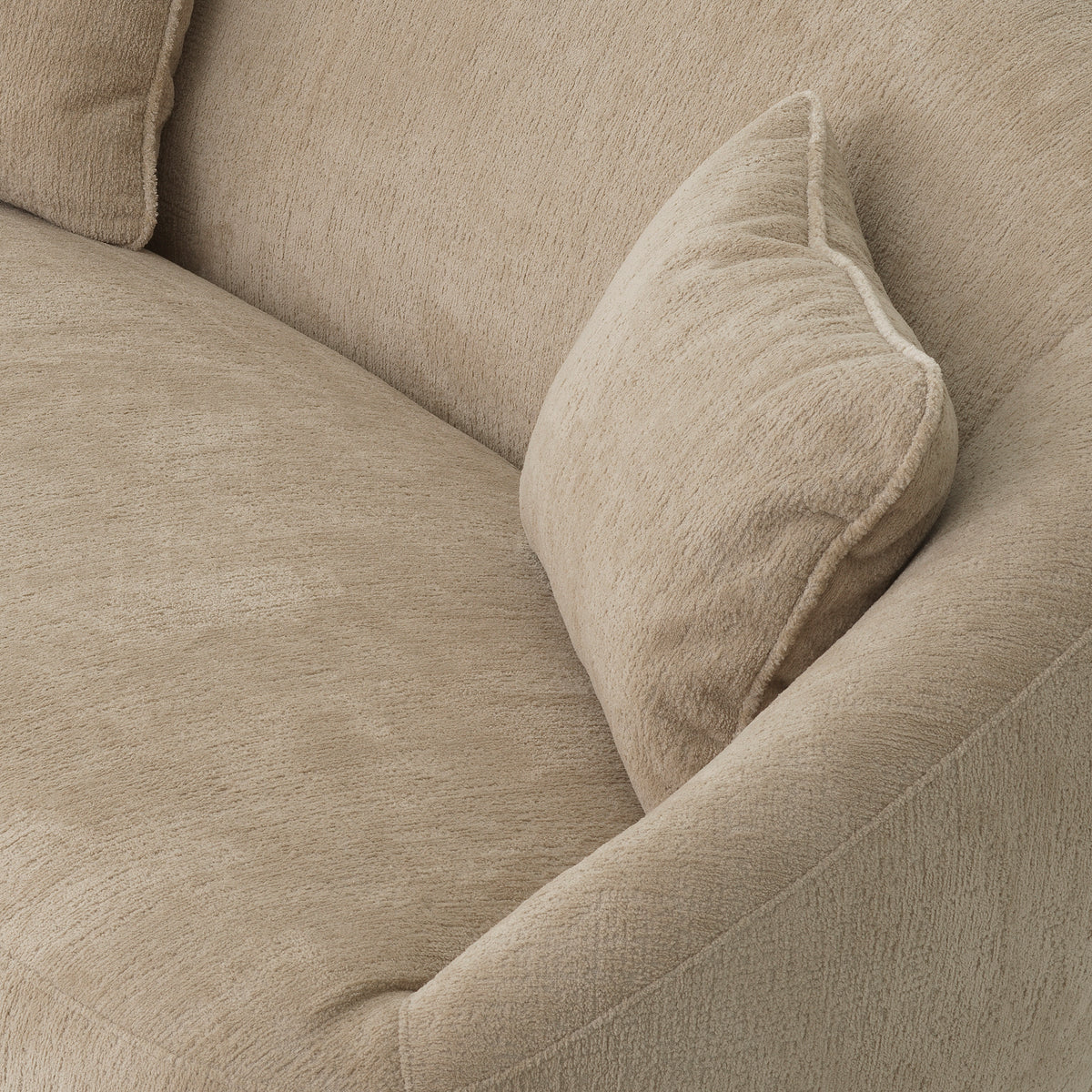 Beige Curved Sofa Avenley | Eichholtz Miami