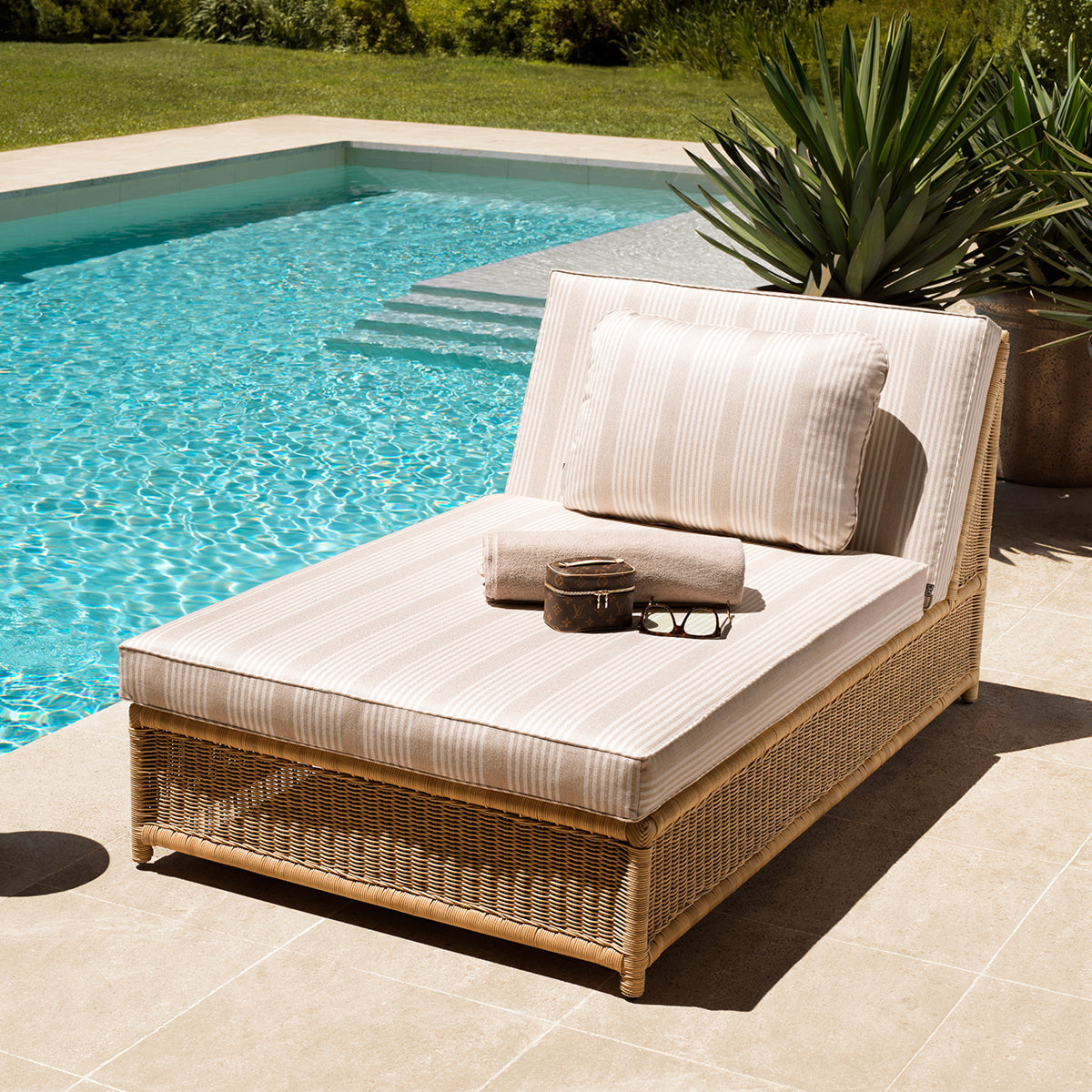 Outdoor Modular Daybed Hampton | Eichholtz Miami