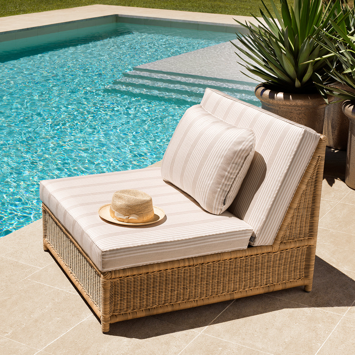 Outdoor Modular Rattan Chair Hampton | Eichholtz Miami